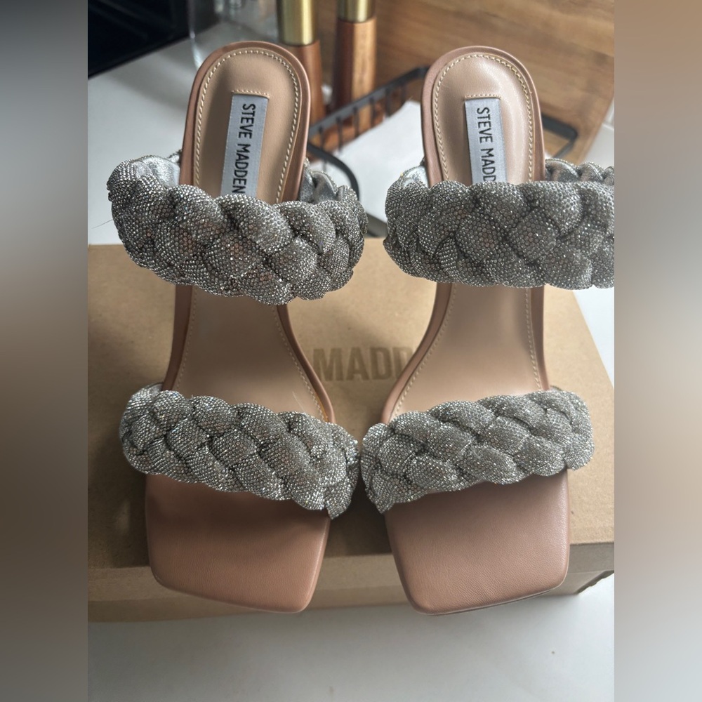 New Steve Madden Silver and Tan Heels -a’size 10